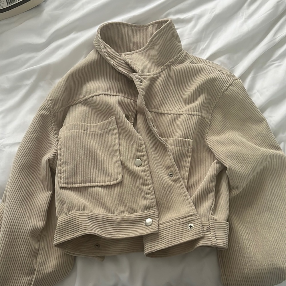 Cropped button up